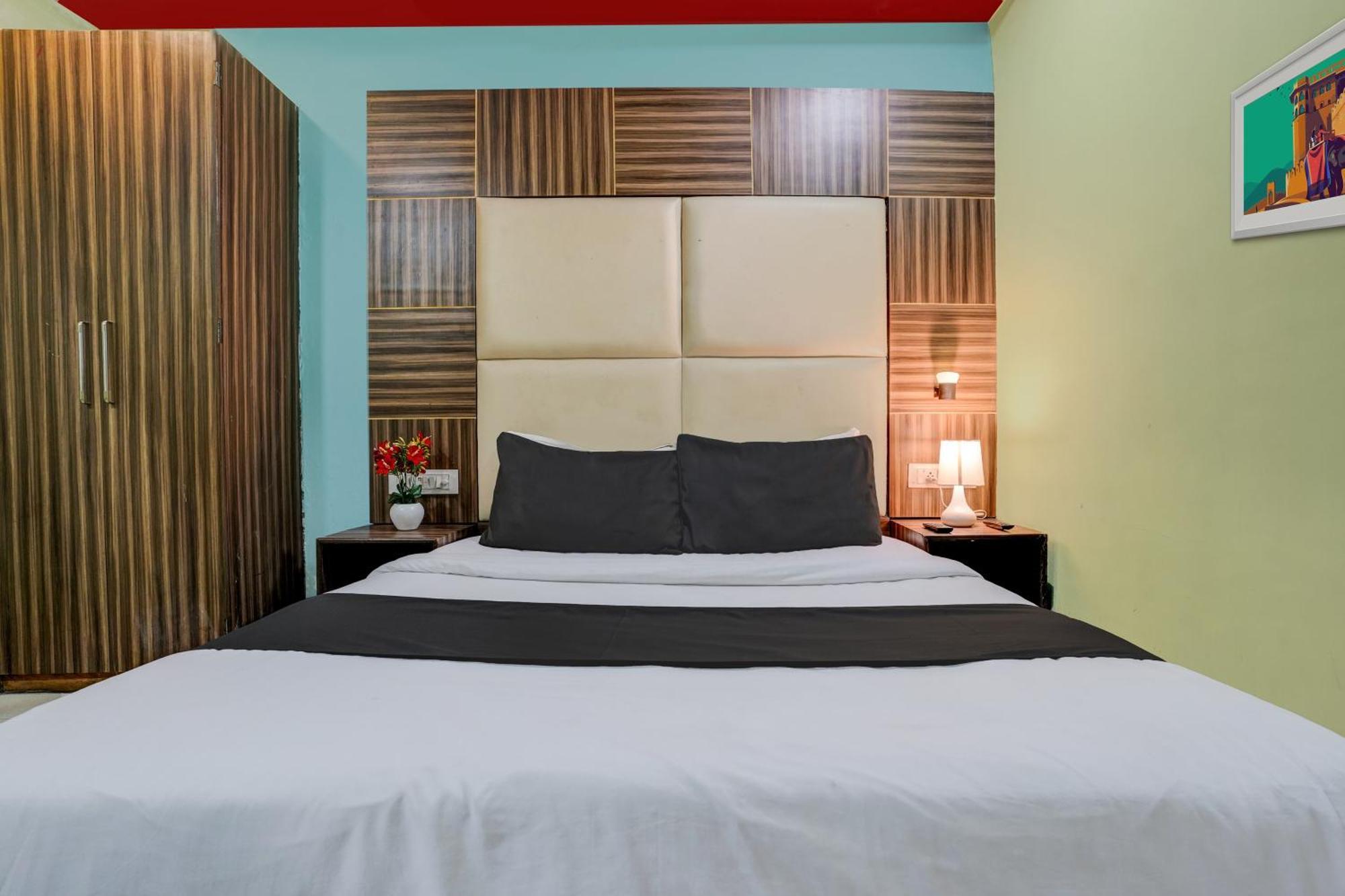 Oyo Hotel Blue Sapphire Residency Near Chhatrapati Shivaji International Airport Bombaj Zewnętrze zdjęcie